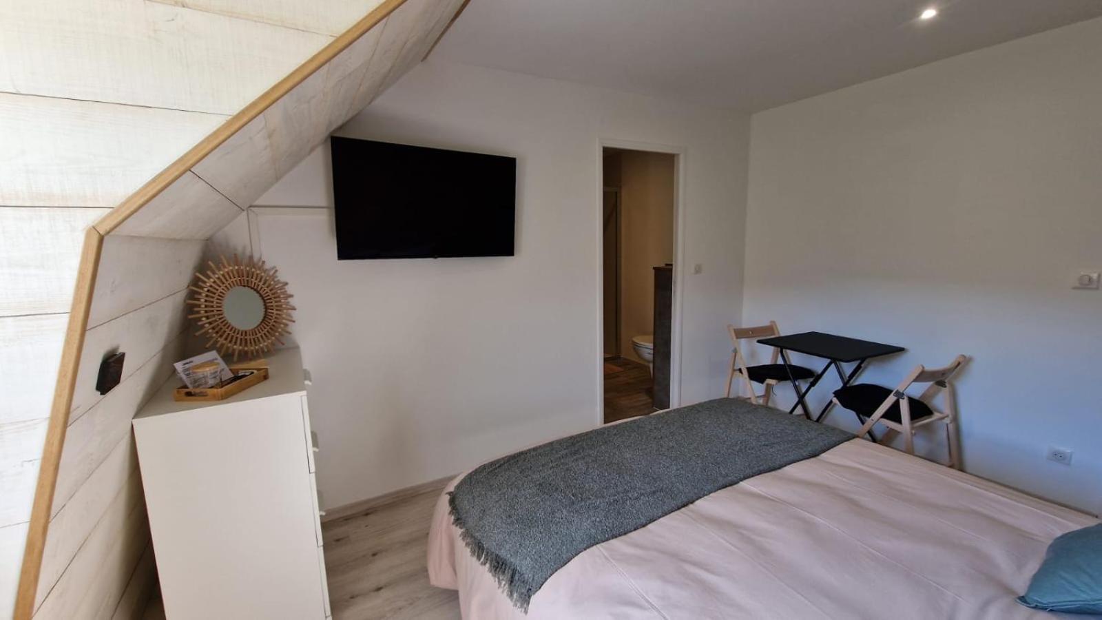 Bed and Breakfast La Gentiane Le Falgoux Экстерьер фото